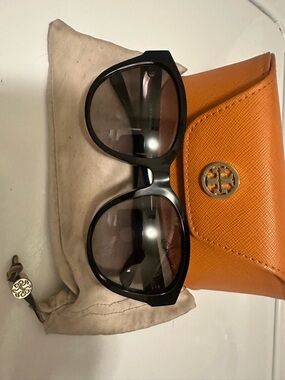 Tory Burch Black Oversized Polarized Sunglasses Kira Cat Eye TY7163U